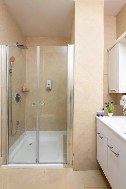 H7 Tlv Hotell Tel Aviv Exteriör bild
